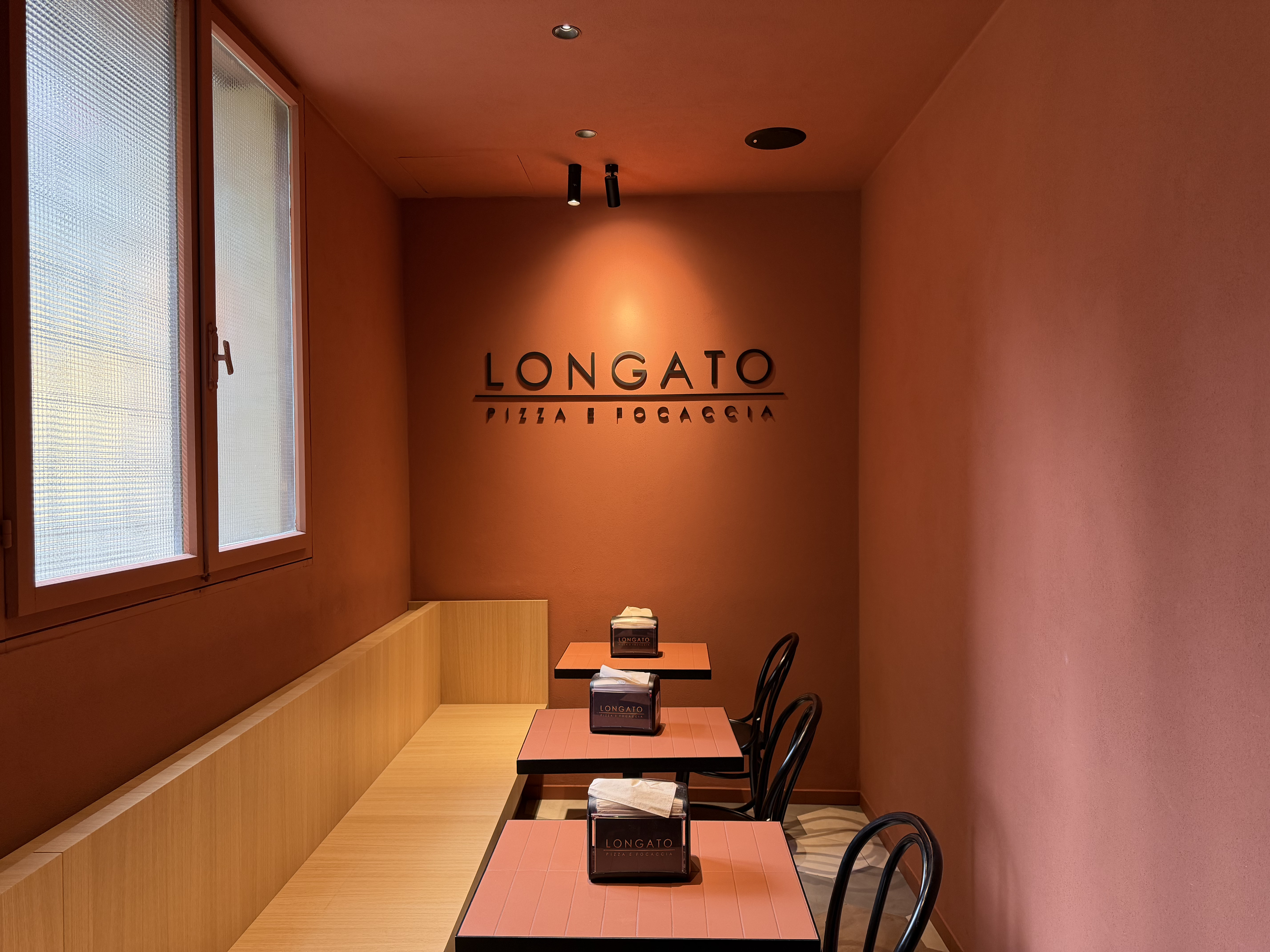 Interno del locale Longato a Padova